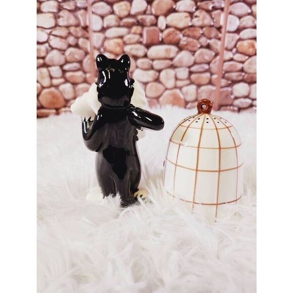 Vintage Looney Tunes Tweety & Sylvester Salt & Pepper Shakers - 1997 - Picture 2 of 9